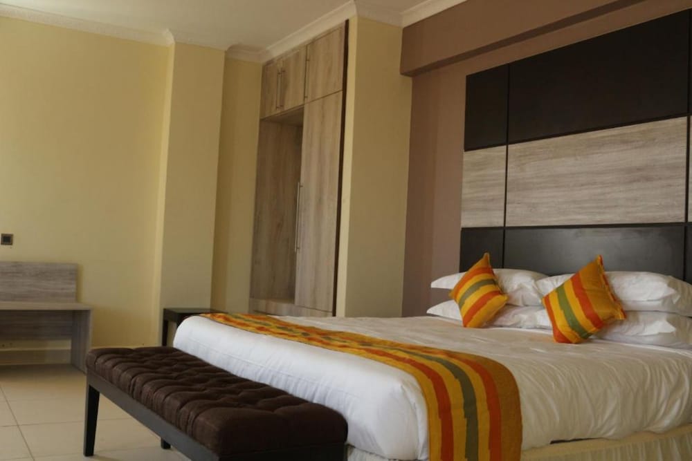 Фото Saala Hotel