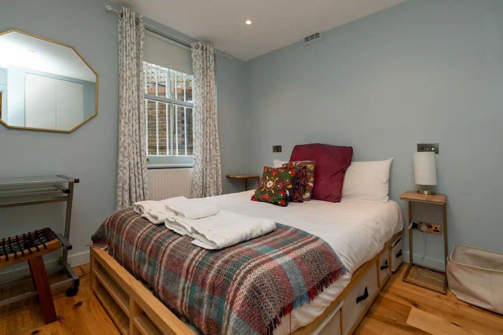 Фото Snug 2bd Flat in Ladbroke Grove