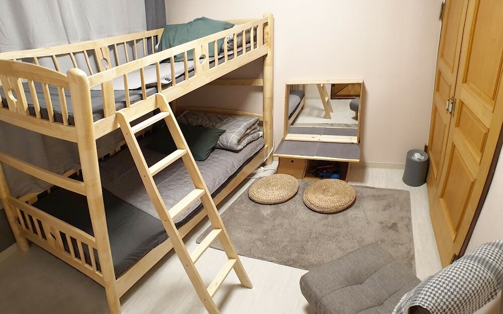 Фото U Guesthouse 2 in Yeonnam Caters to Women - Hostel