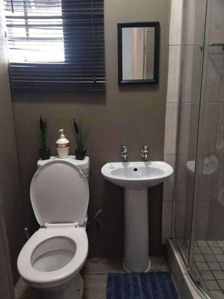 Фото Self Catering Studio Cottage