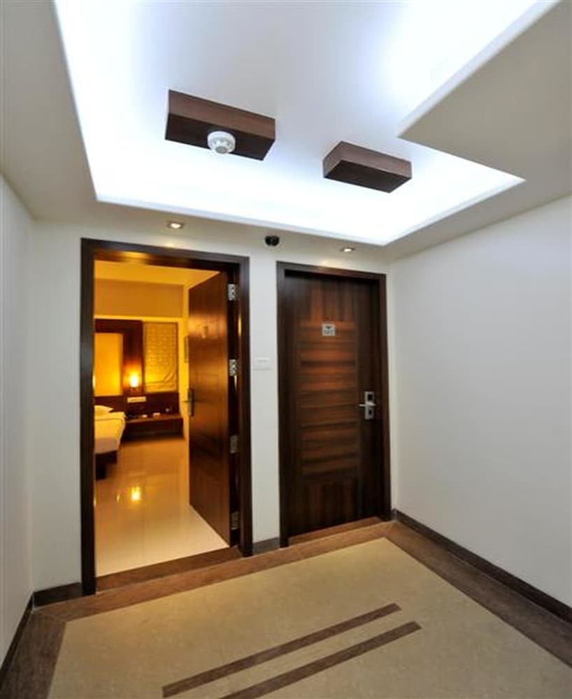 Фото Hotel The Moneta