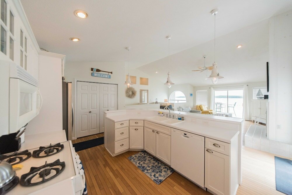 Фото Lake-front Luxury 5bdrm on Kentucky Lake - Jz Vacation Rentals