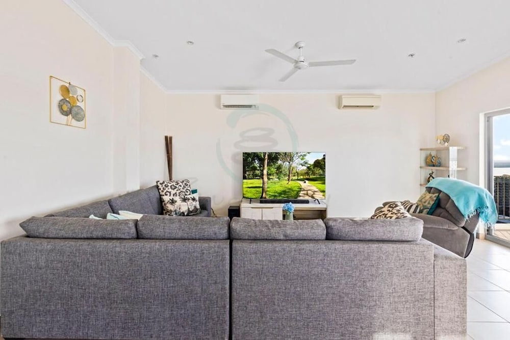 Фото Signatures on Woods - Pinnacle