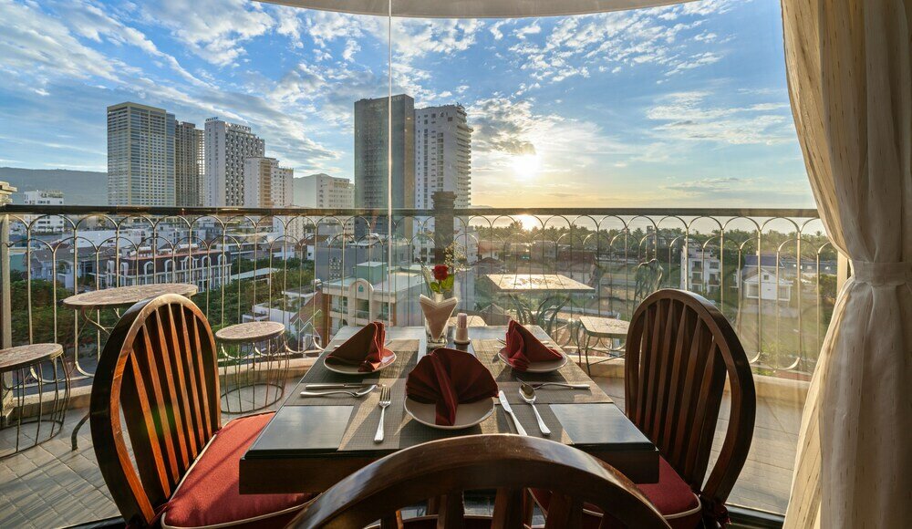 Фото Hotel Del Luna by Luk Global