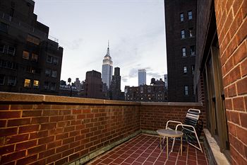 Фото Murray Hill East Suites