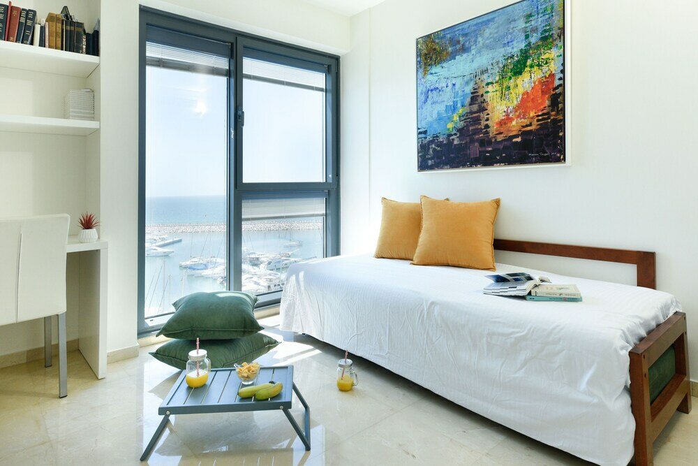 Фото Deluxe 2 Bedroom Apartment in Herzylia