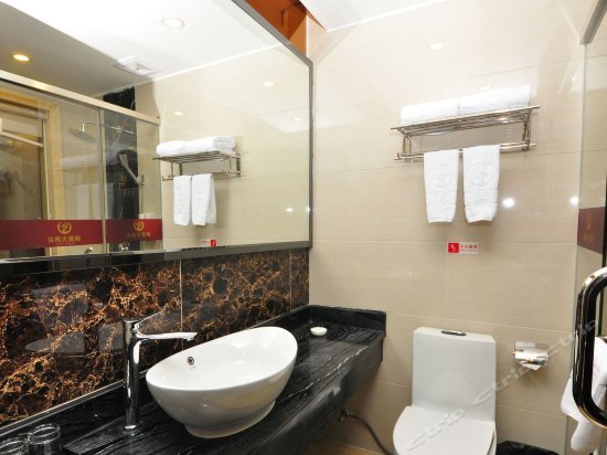 Фото Helong Hotel