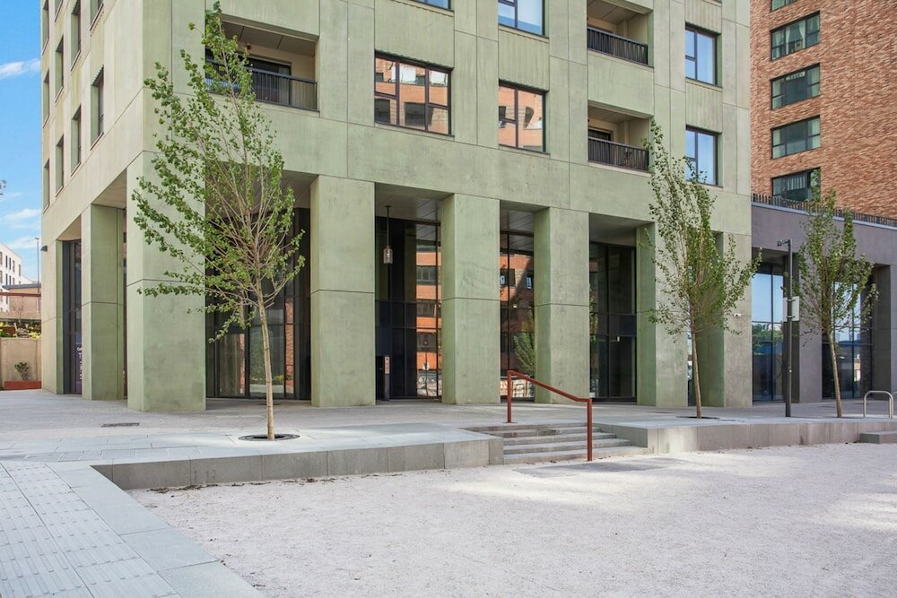 Фото Sleek and Stylish Studio Apartment