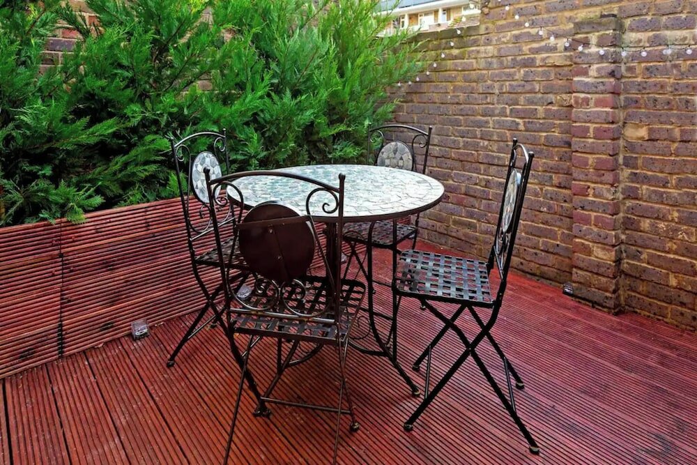 Фото Bright 2 Bedroom House in Kennington