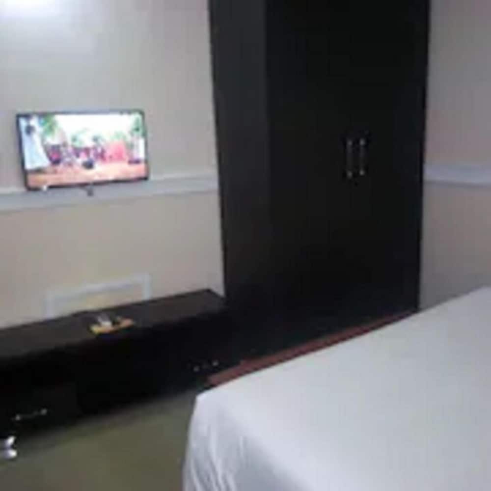 Фото Edmudian Court Luxury Apartments