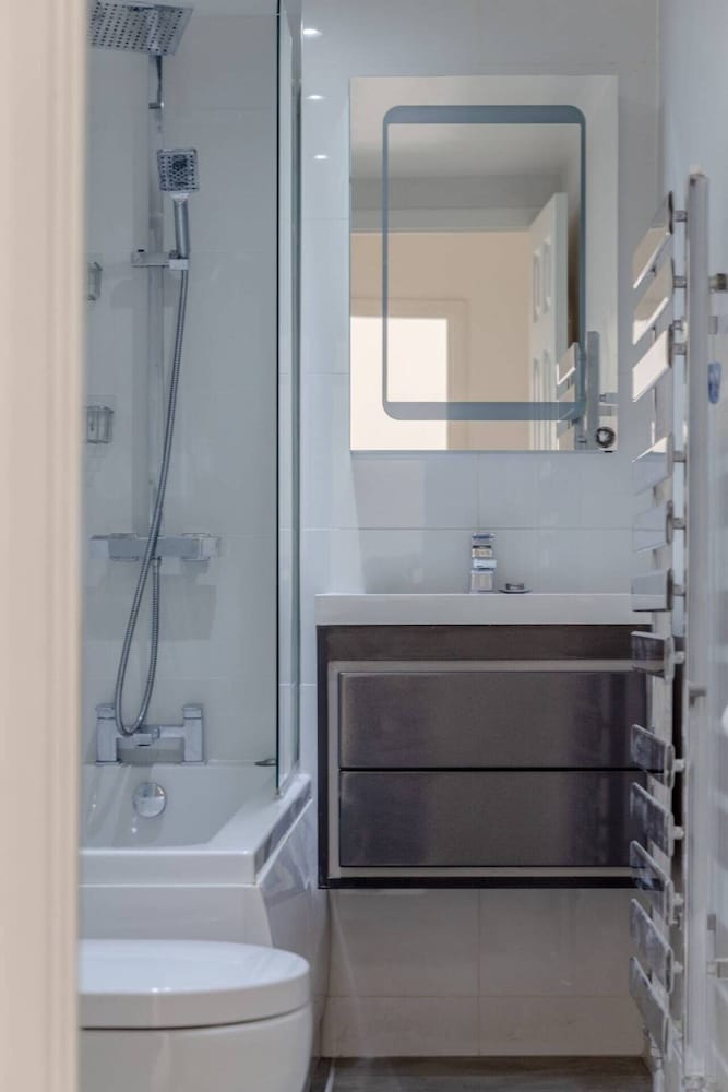 Фото Peaceful 2 Bedroom Flat in West Kensington