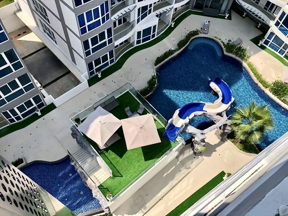 Фото Luxury Apartments in Grand Avenue