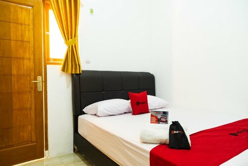 Гостиница RedDoorz near Cipinang Indah Mall в Бекаси