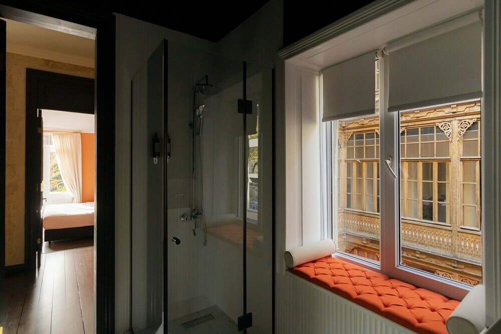 Фото Unfound Door