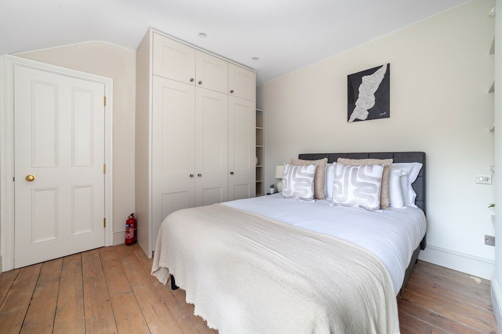 Фото The Clapham House