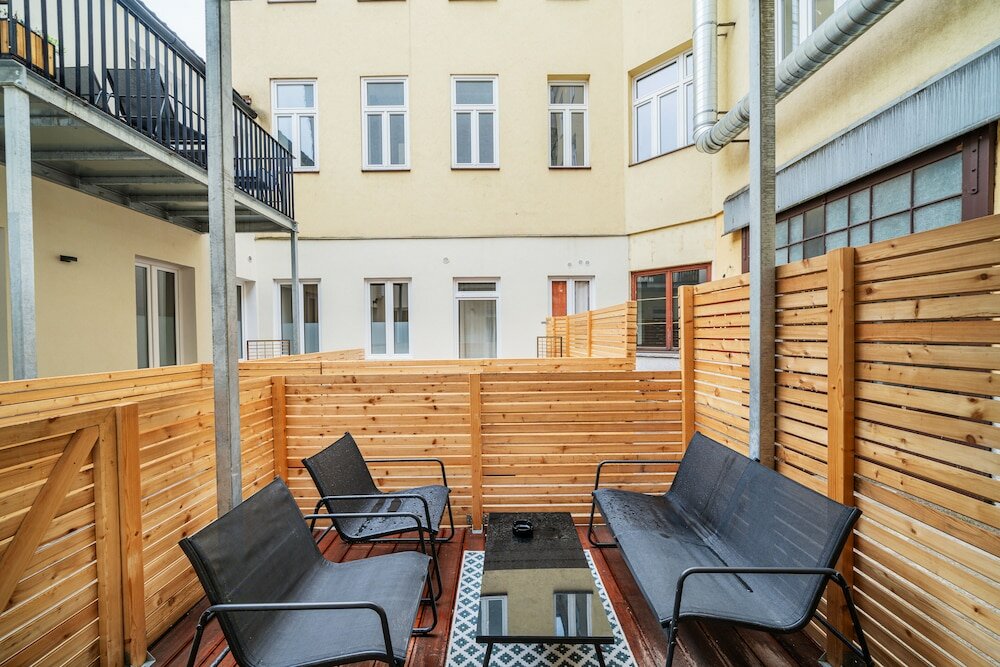 Фото The 15s Apartments