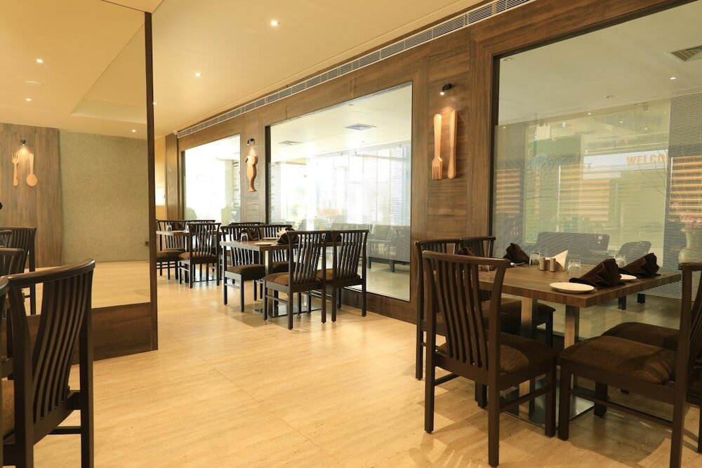 Фото Отель The Byke Suraj Club