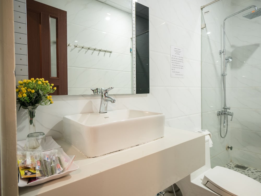 Фото Hanoi Blue Hotel - The Water Front