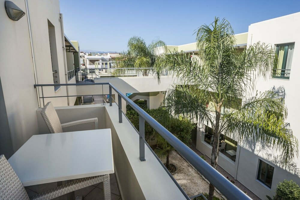 Фото Athina Beach Hotel