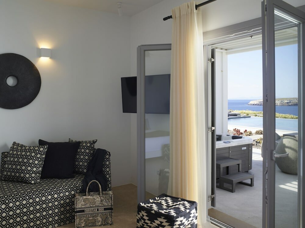 Фото Absolute Paradise Santorini- Adults Only