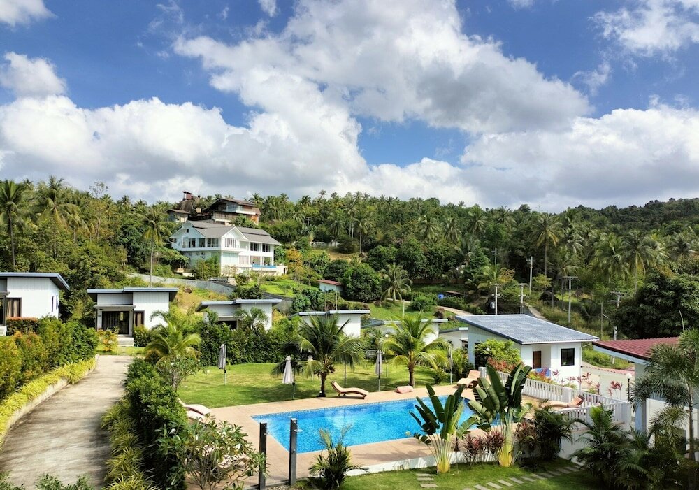 Фото Naiwok Hills