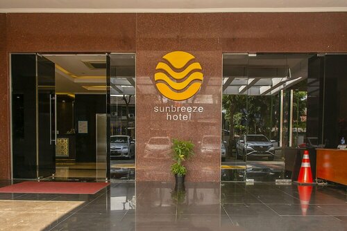 Гостиница Sunbreeze Hotel Senayan в Джакарте