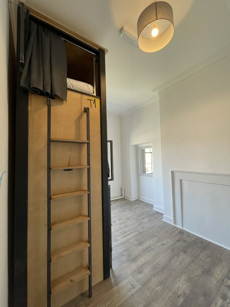 Фото Leevin Hostel George