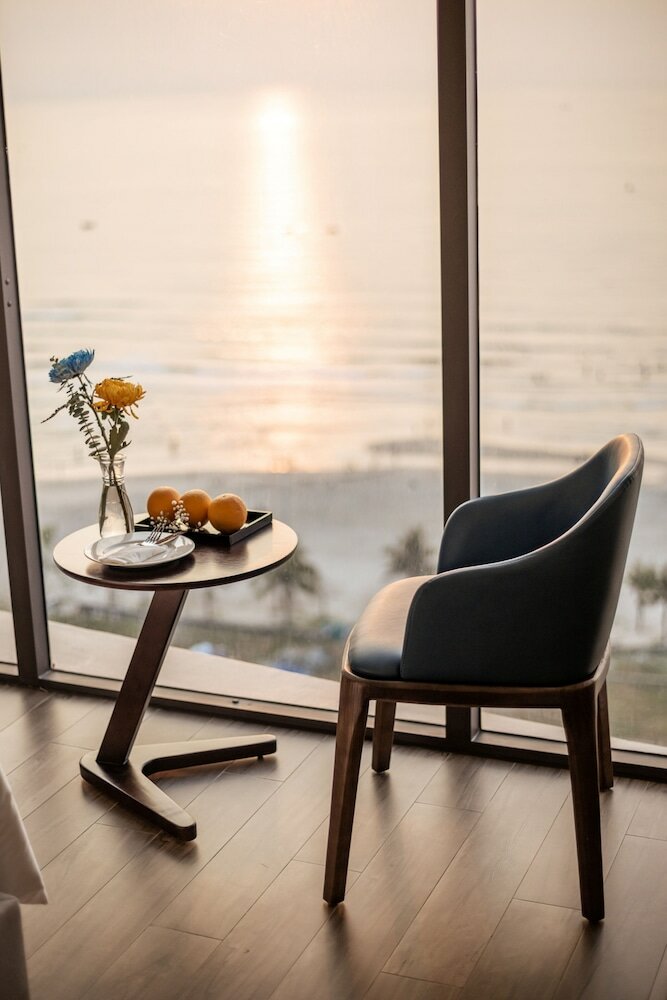 Фото Mangata Beachfront Hotel