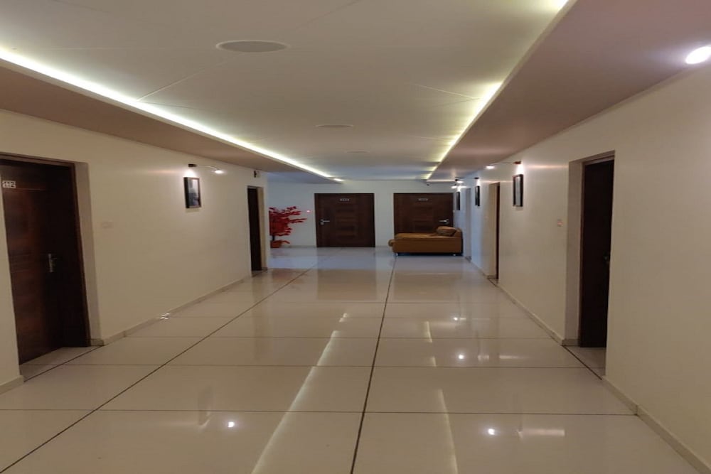 Фото The Sky Imperial Hotel Kailash