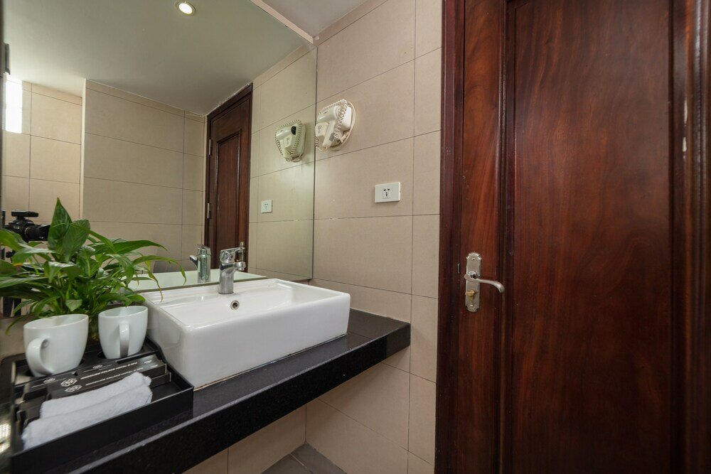 Фото Madelise Adora Hotel