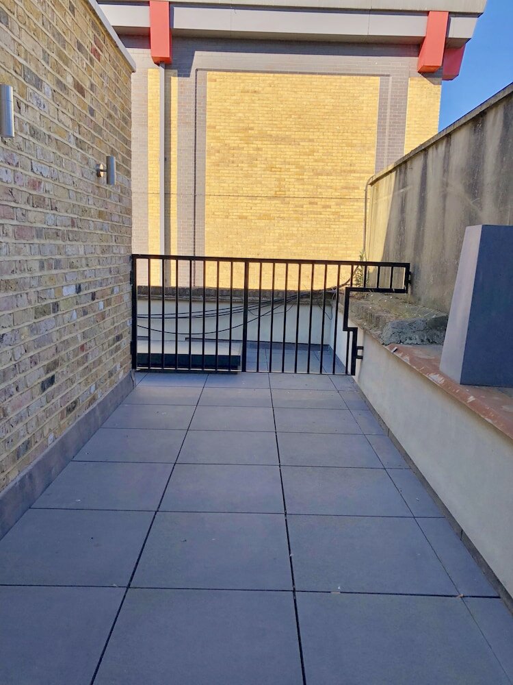 Фото Stylish Maisonette and studio in Victoria