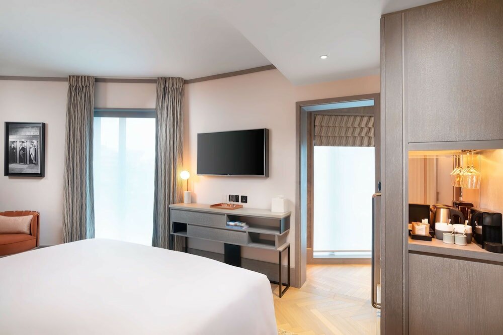 Фото Hart Shoreditch Hotel London, Curio Collection by Hilton