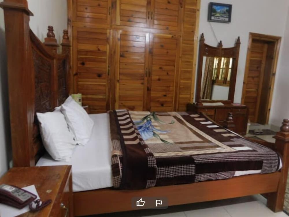 Фото Pak Palace Guest House Abbottabad