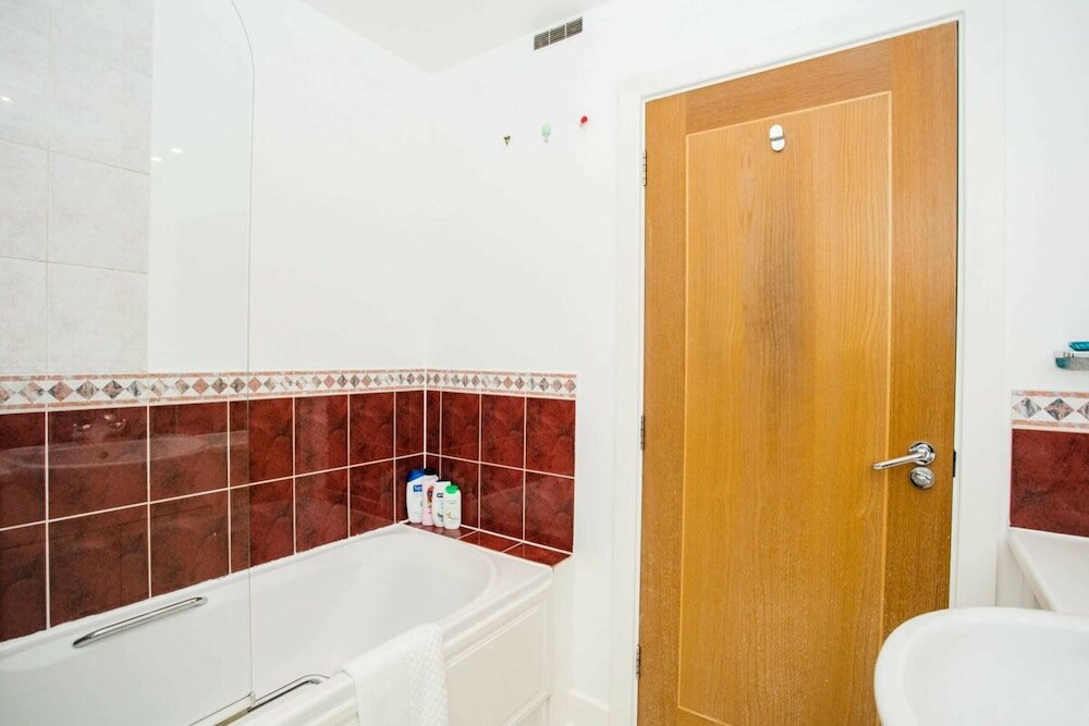 Фото 1 Bedroom Apartment near St. Paul's Cathedral