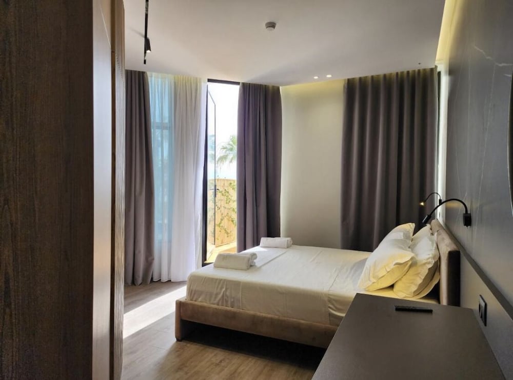 Фото Charm Hotel