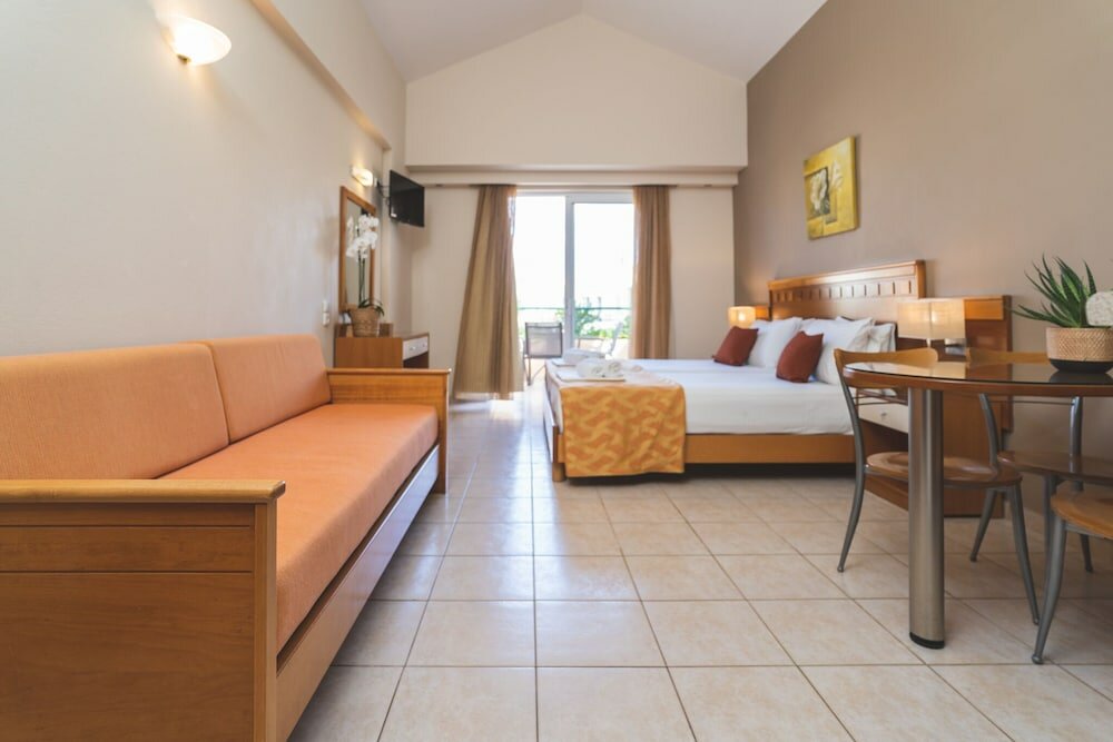 Фото Helios Apartments