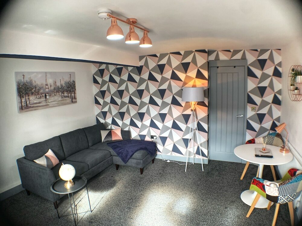 Фото Grand Central Budget Modern Apartments