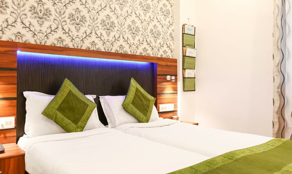 Фото Itsy by Treebo - Elmas Golden Key