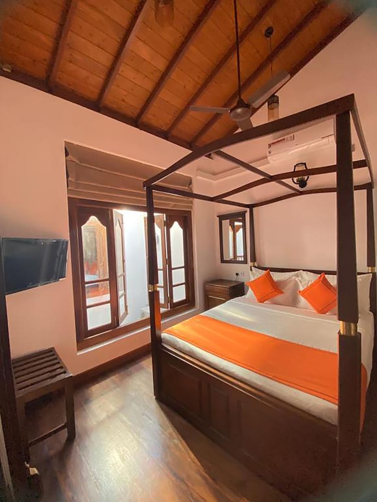 Фото 66 Church St