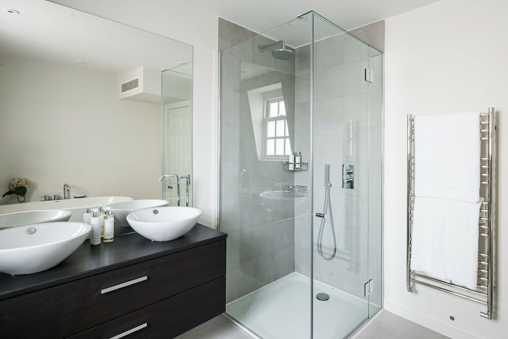 Фото Ultra luxurious London home for 5-7