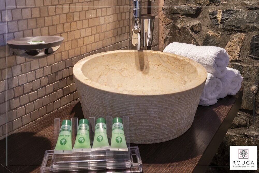 Фото Rouga Mountain Boutique Suites & SPA