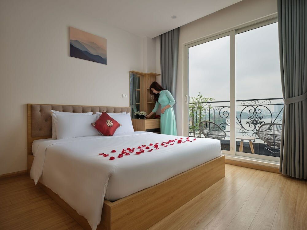 Фото MoonLight Tay Ho