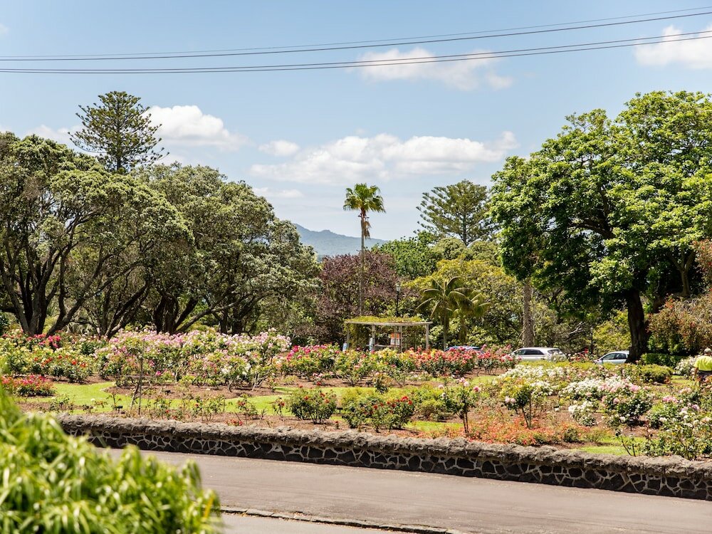 Фото Auckland Rose Park Hotel