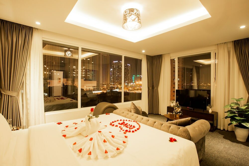 Фото Adeline Hotel