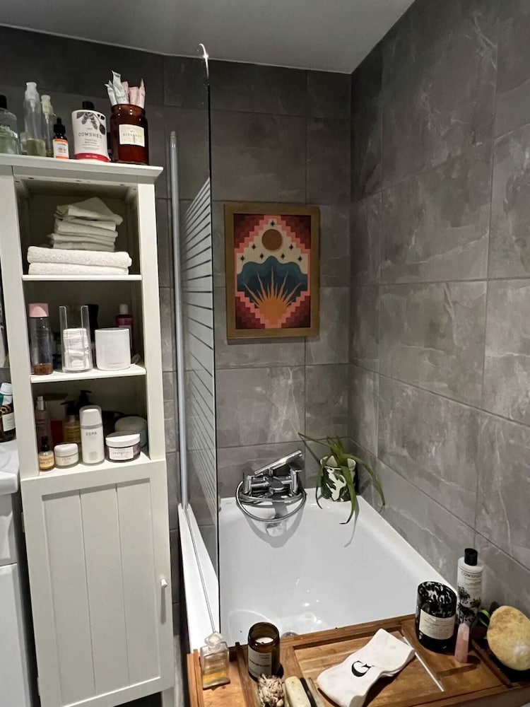 Фото Colourful and Stylish 1 Bedroom Flat in Kensington