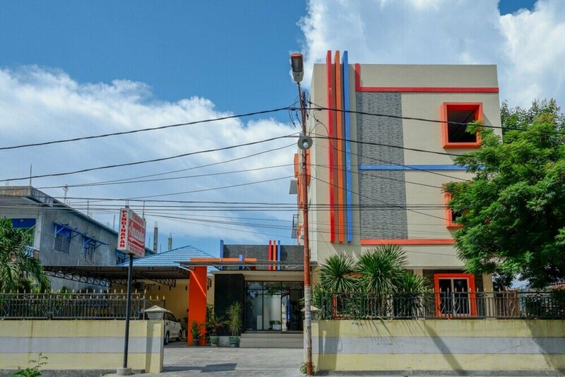Гостиница RedDoorz near Millenium Waterpark Palu