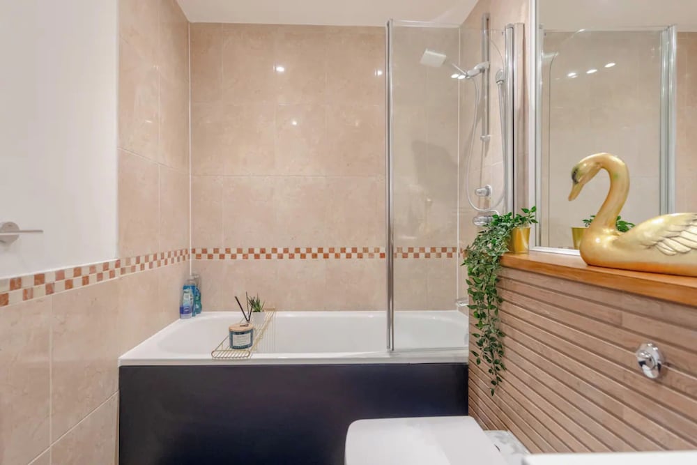 Фото Chic & Peaceful 2bd Flat - Hampstead