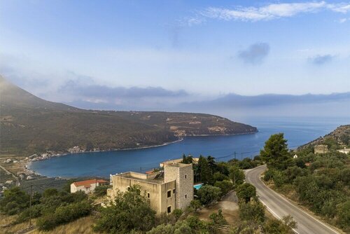 Гостиница Luxurious Mani Peninsula Traditional Tower