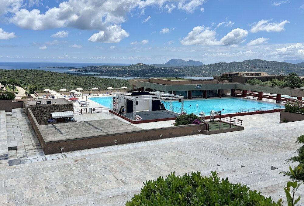 Фото Cugnana Verde Superiore con piscina