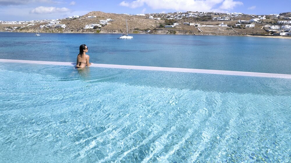 Фото Aeonic Suites and SPA